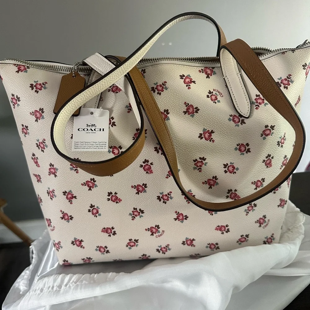 NWT Coach Taylor Tote in Floral - Picture 1 of 7